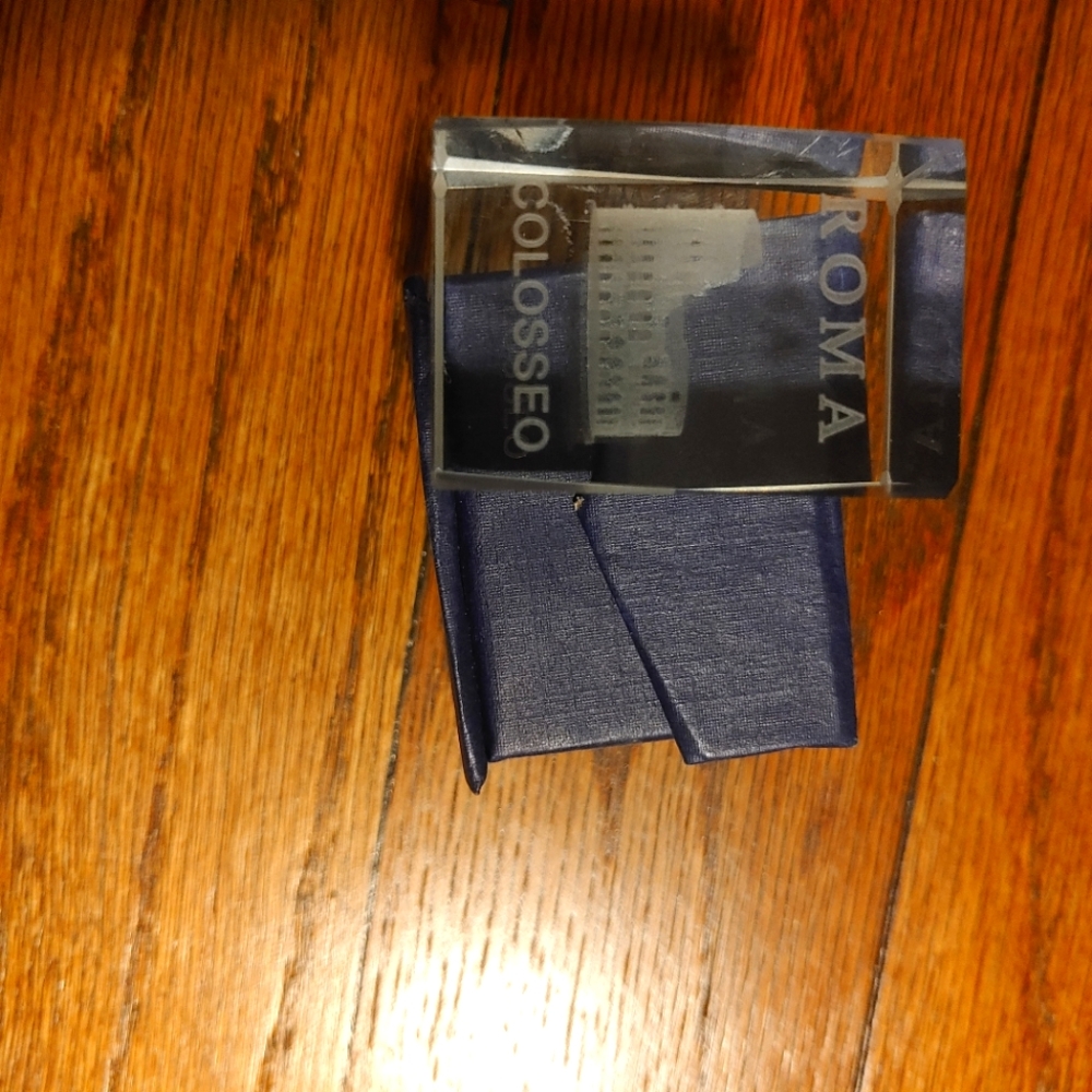3d Rome Colosseum Paper Weight - Picture 5 of 5